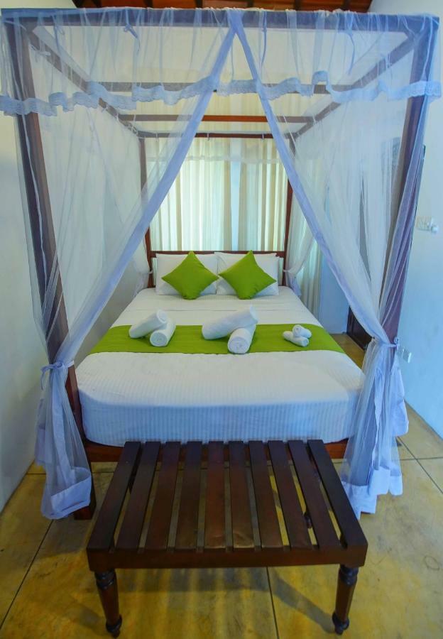 KapuGedara297 Bed & Breakfast Galle Bagian luar foto